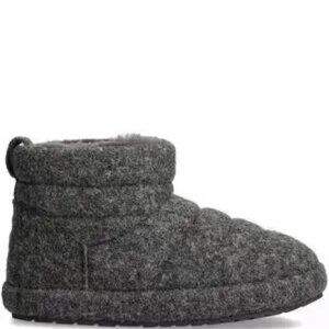 Emu Australia Barrington Slippers NWT Size 6